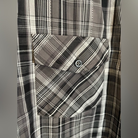 Beverly Hills Polo Club Men's Size S Casual Short Sleeve Black Gray Plaid Shirt - Picture 5 of 10